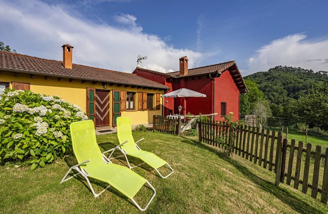 Country House 'La Llavona' with Mountain View, Private Terrace and Wi-Fi