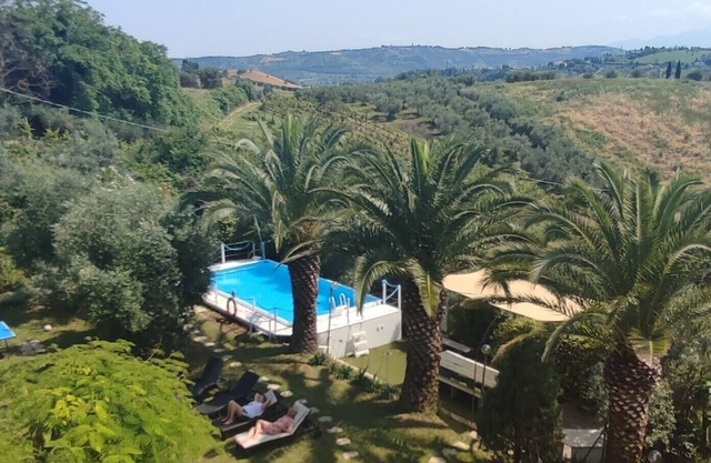 Country house in the hills 8 km from St. Benedict of T. Mediterranean Atmosphere
