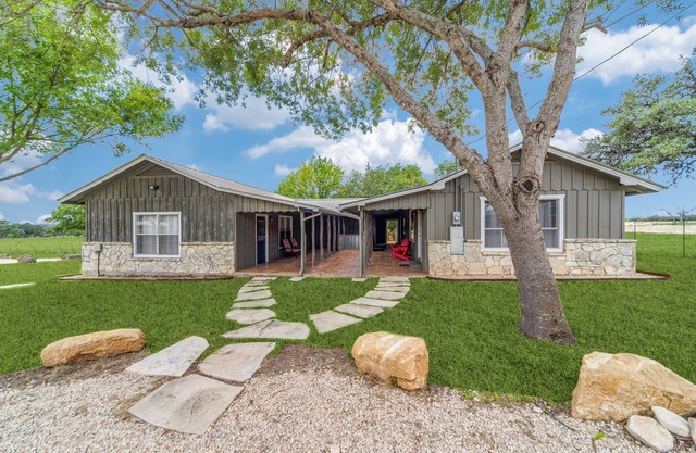 Country Home for that Relaxing Getaway on a Texas Hill Country Ranch