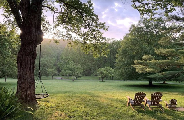 Country Home & Studio/Pool House nestled in a 1,000 acre Nature Reserve