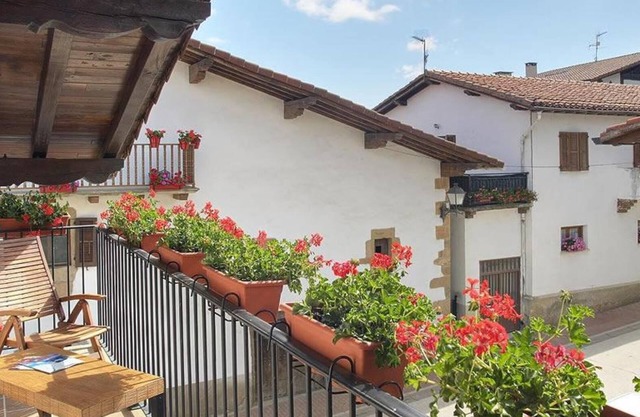 Country House 'Apartamento Ll' with Mountain View, Balcony and Wi-Fi