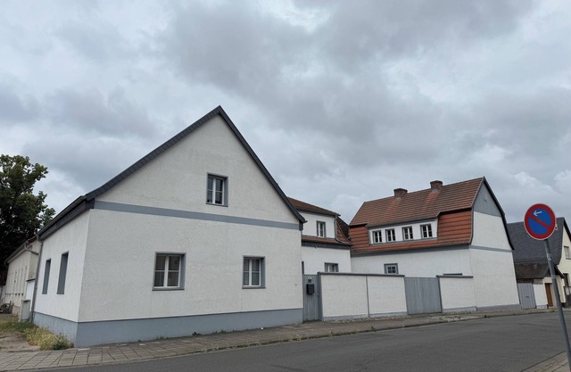 Country house by the lake with fenced plot in Brandenburg an der Havel