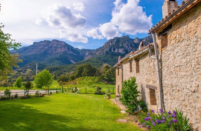 Country House 'Can Caubet I' with Mountain View, Shared Pool and Wi-Fi