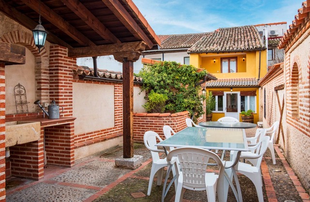 Country House 'Casa Rural Villa Calera' with Private Terrace, Wi-Fi and Air Conditioning