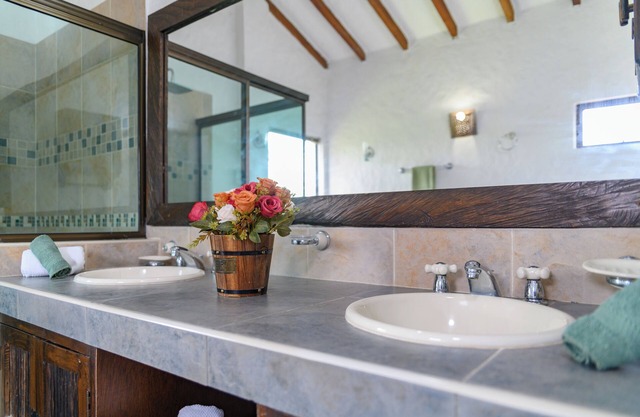 Country house-Chalet in El Caimo, Armenia with private pool and BBQ