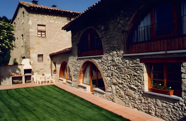 Country House 'Cobert De Vilaformiu' with Mountain View, Shared Pool and Private Terrace