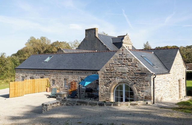 Country House 'Domaine 2 Gites 12 Personnes' with Private Terrace, Private Garden and Wi-Fi