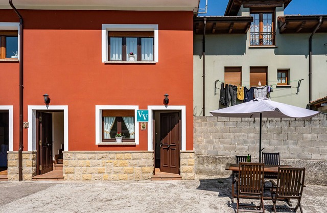 Country House 'El Cuélebre' with Mountain View, Wi-Fi and Air Conditioning