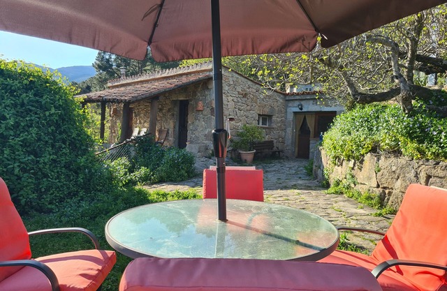 Country House 'El Valle' with Mountain Views, Private Pool and Wi-Fi