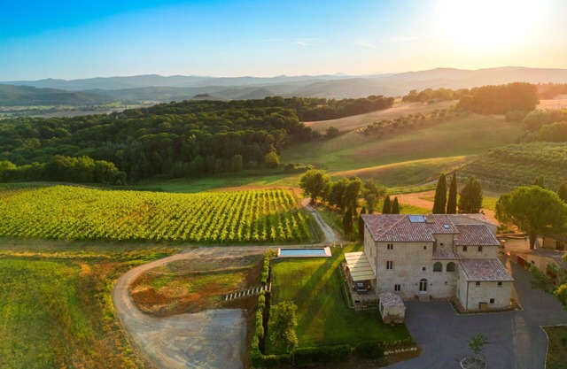 Country House/Farm House in Bibbiano with 9 bedrooms sleeps 20