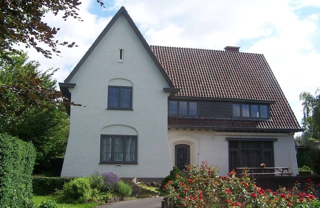 Country House in Poperinge near WWI Sites