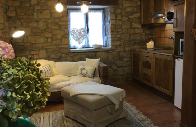 Country House 'La Casita De Luces' with Mountain View, Private Terrace and Wi-Fi