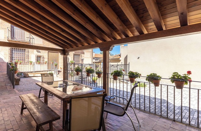 Country House 'La Tarja 2' with Private Garden and Wi-Fi