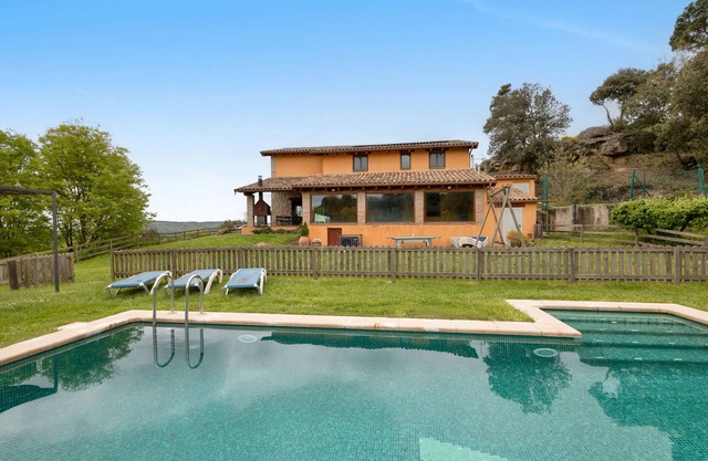 Country House 'La Serreta' with Mountain View, Private Pool and Wi-Fi