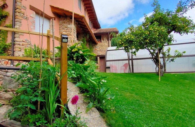 Country House 'Landa' with Mountain View, Private Pool and Wi-Fi