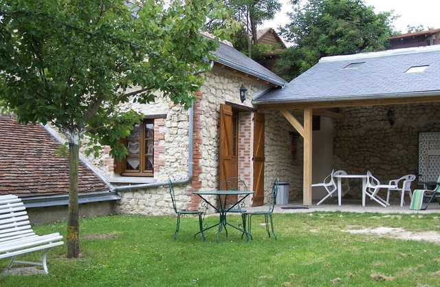 country house, near Amboise and castles, swings and garden