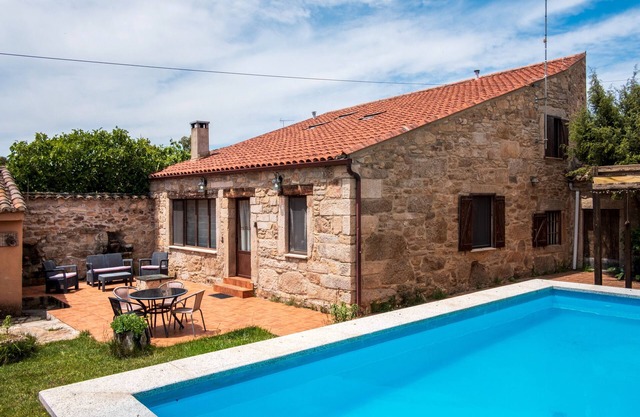 Country House 'Nueva Casa Abuela Herminia' with Private Pool, Private Terrace and Wi-Fi