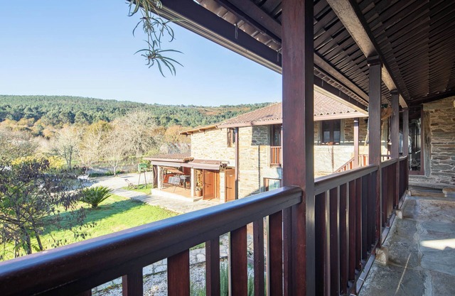 Country House 'O Forno Do Curro- Casiña Da Noz' with Mountain View