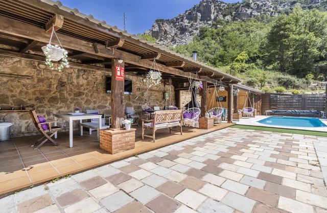 Country House 'Panoramico' with Lake View, Wi-Fi and Air Conditioning