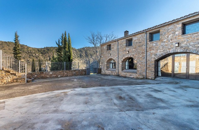 Country House 'Rectoria De Claverol' with Mountain View, Private Terrace and Wi-Fi