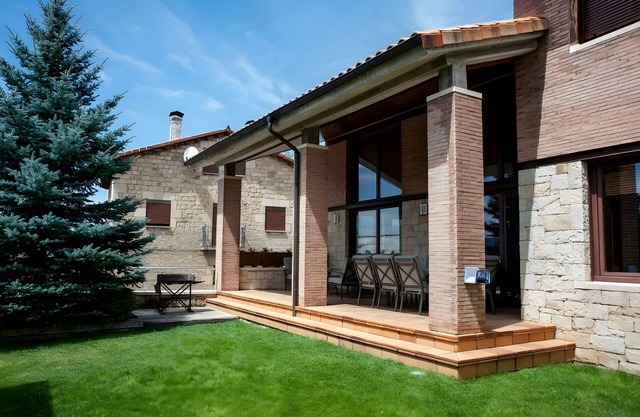 Country House 'San Lorenzo' with Mountain View, Private Terrace and Wi-Fi