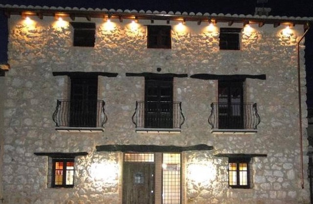 Country House 'Teruel Alfambra La Deshilla' with Mountain View, Private Pool and Private Garden