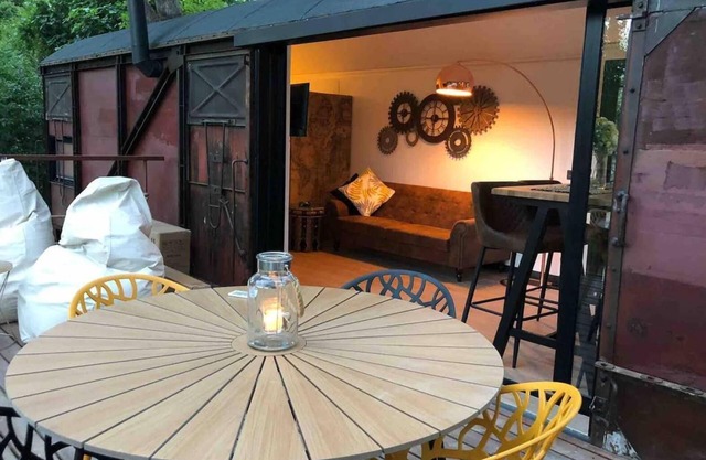 Country House 'Vagón Orient Express' with Mountain View, Private Garden and Air Conditioning