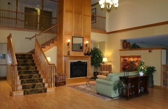 Country Inn & Suites by Radisson, Rock Falls, IL