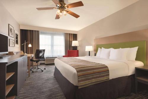 Country Inn & Suites by Radisson, Galena, IL