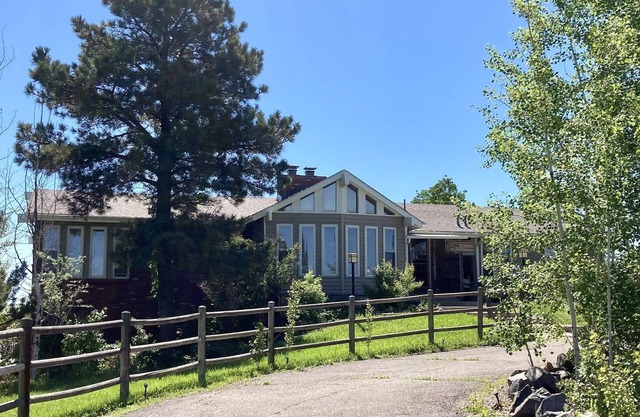 Country Living for Grandparents, Travel Nurses and Execs!