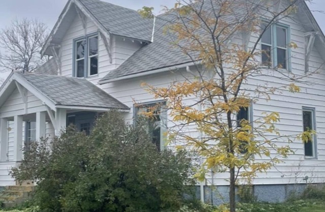 Country living! Minutes from excellent skiing, hiking, hunting, and fishing!