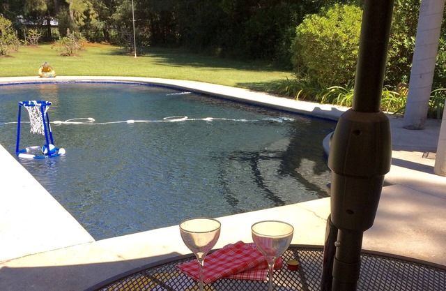 Country Retreat With Pool, Garden, Woods