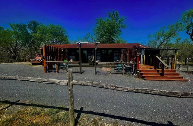Country Retreat with Separate spaces for everyone!