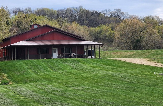 Country Sportsmans Paradise! Grill, Firepit & AC - Devil's Lake and Dells area!