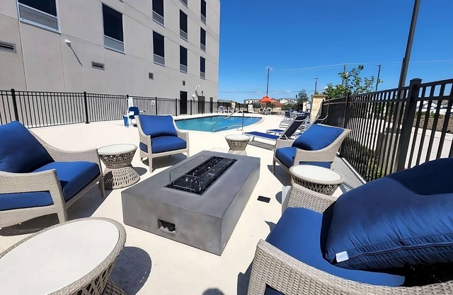 Couple Stay Just Minutes from Town | Outdoor Pool + Free Breakfast