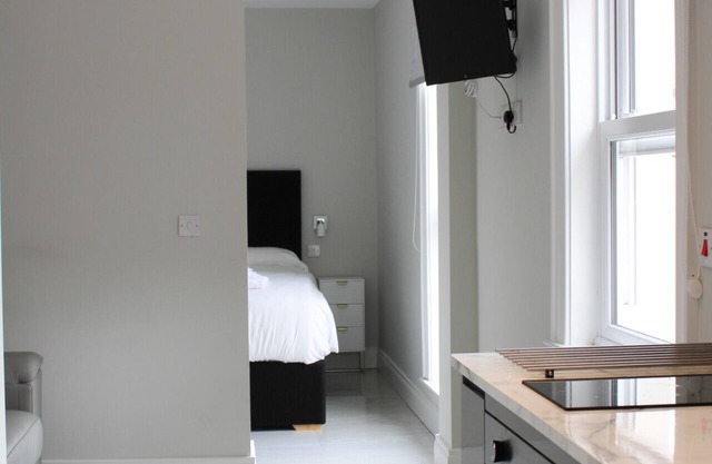 Courtyard Apartment with private bathroom