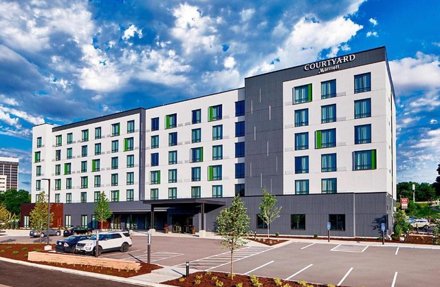 Courtyard by Marriott Minneapolis West