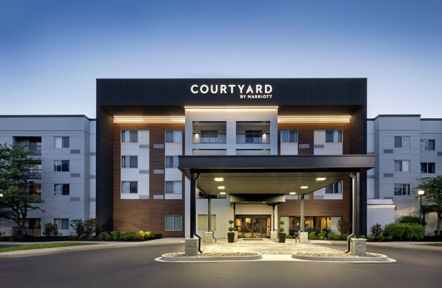 Courtyard by Marriott Edison Woodbridge