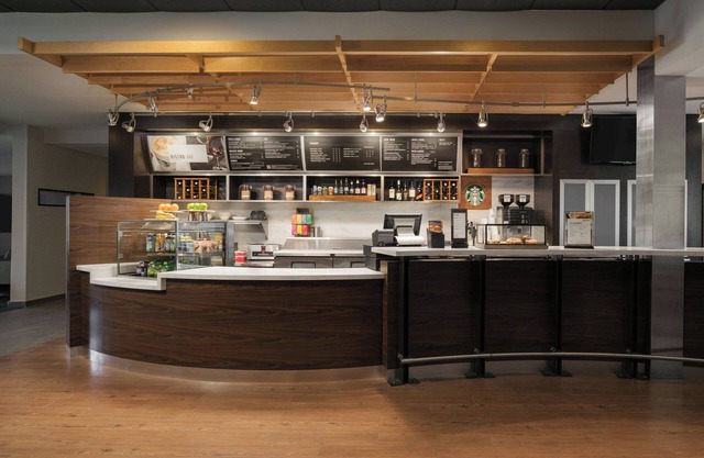Courtyard by Marriott Louisville East