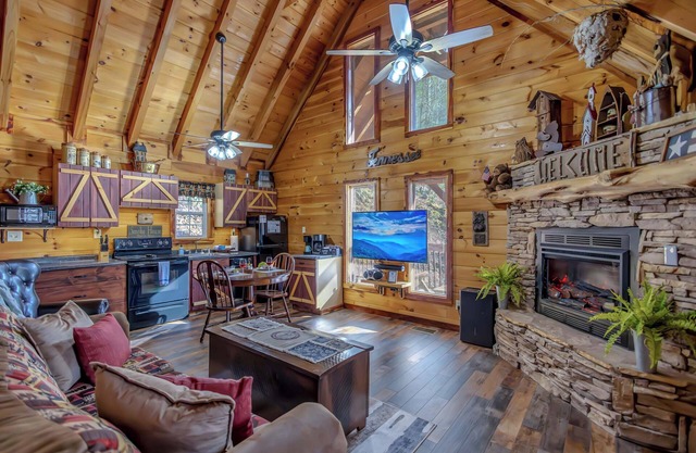 Cove Creek Overlook - Newly Updated & Secluded!