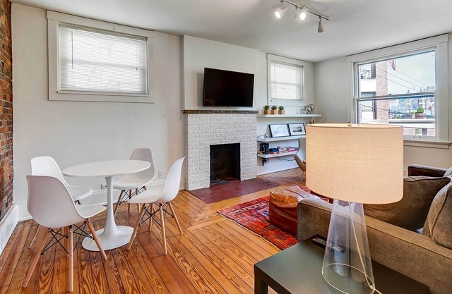 Covington Carriage House w/ River + City View