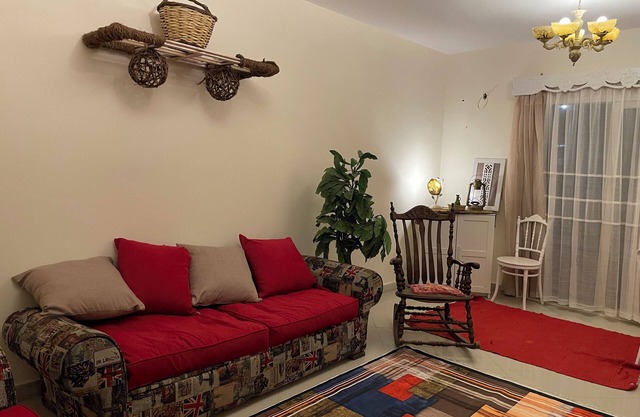Cozy 1-bedroom apartment with WiFi, AC in lovely 6th of October City