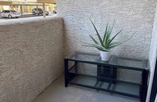 Cozy 1-bedroom apartment in enchanting Las Vegas with WiFi, AC