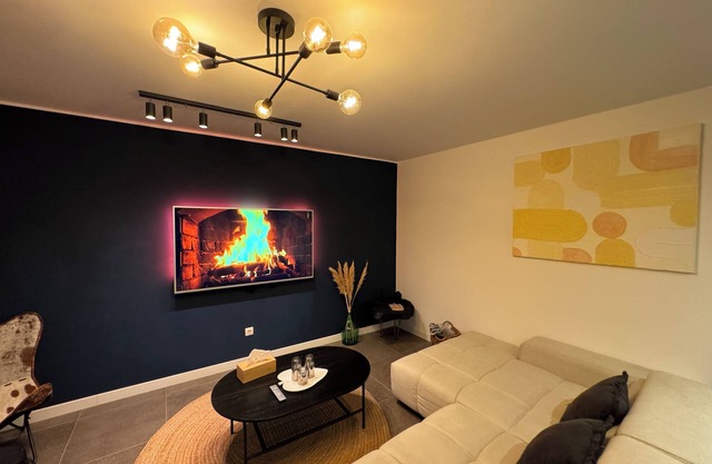 Cozy 1-bedroom apartment in charming Brașov with WiFi