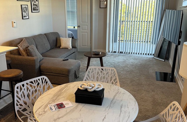 Cozy 1-bedroom apartment with AC, fitness room in charming Houston