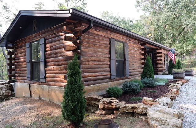 Cozy 1-Bedroom Cabin Retreat