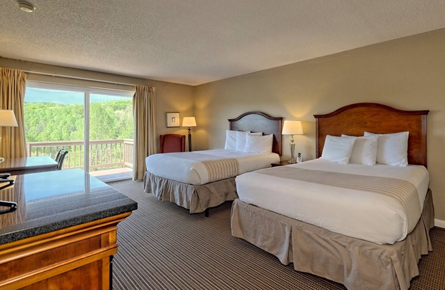 Cozy 1-Bedroom Condo with Mountain Views in Clayton, GA