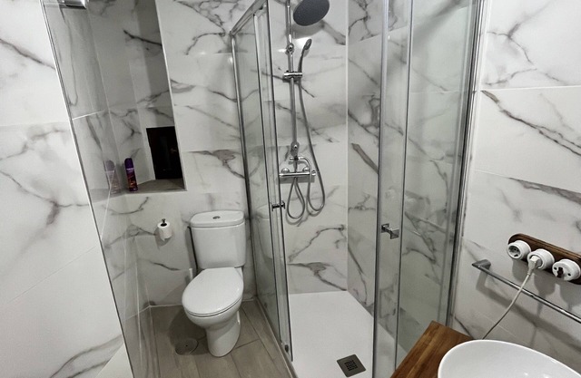 Cozy 1-bedroom house in serene Padrón with WiFi, AC