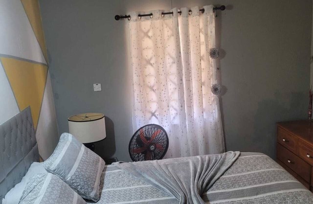 Cozy 1-bedroom in a secure area with private beach