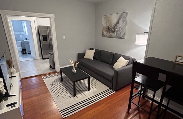 Cozy 1 Bedroom Near UMASS Lowell
